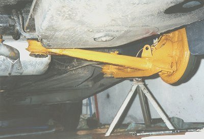 rechte Radhngung ohne Federbein, Tank im Vordergrund